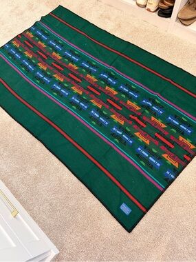 Pendleton Green Southwestern Pattern Wool Blanket 67x40in